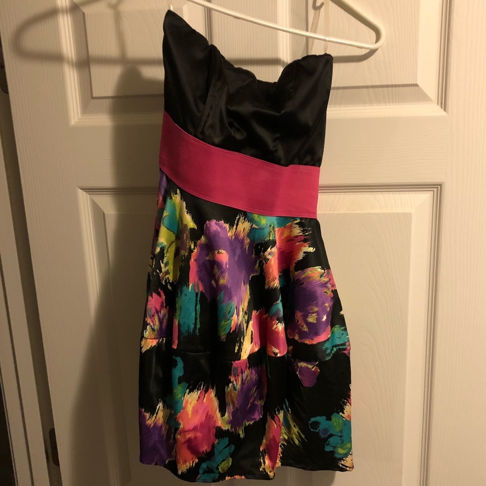 Super Cute Strapless Dress